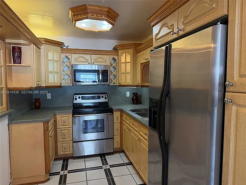 1325 W 68th St #331 Photo 1