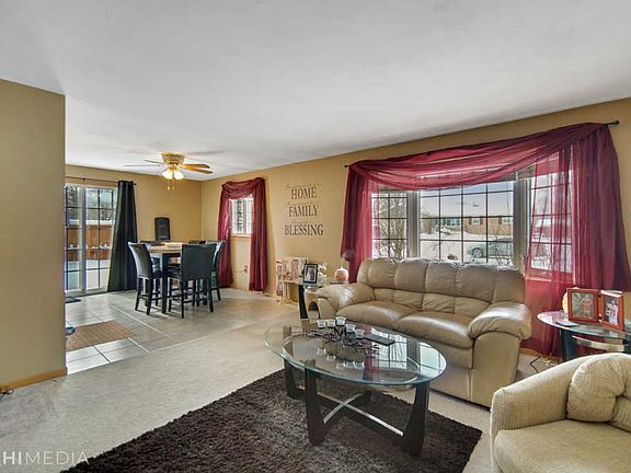 5th image of 830 Bunker Hill Dr