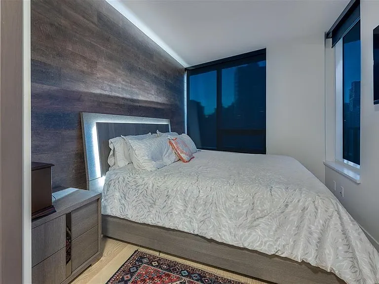 68 Smithe St #2015 — Photo 7