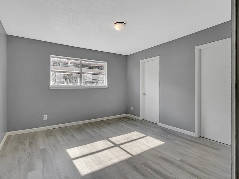 Greenbriar Apartments — Photo 48
