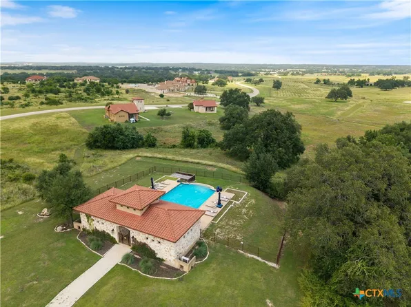308 Via Francesco, Florence, TX 76527