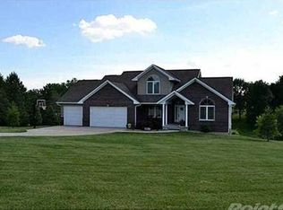 3099 Hickory Dr NE, Solon, IA 52333