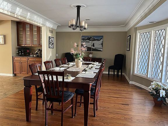 5th image of 3707 W Bancroft St