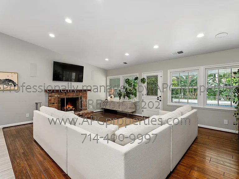 1002 W Santa Clara Ave — Photo 5