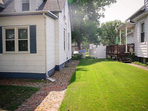 3rd image of 704 Zschokke St