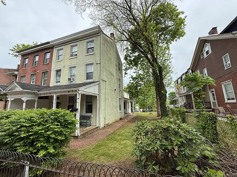223 S Walnut St #1 — Photo 2