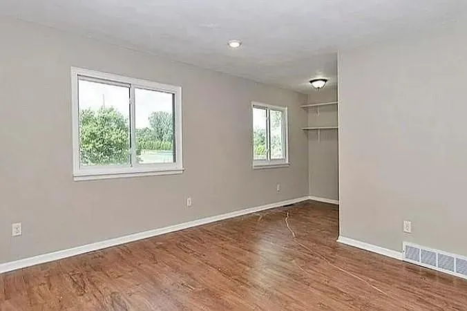 1732 Burcham Dr — Photo 4