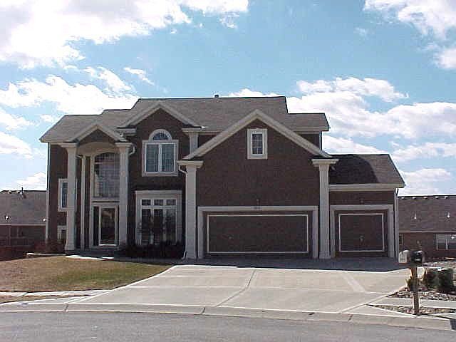 Impressive 2 Story on Quiet Cul-De-Sac in Autumn Ridge