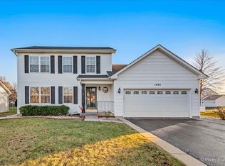 1492 Waterford Rd, North Aurora, IL 60542