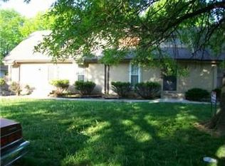 7424 Englewood Ln, Raytown, MO 64133