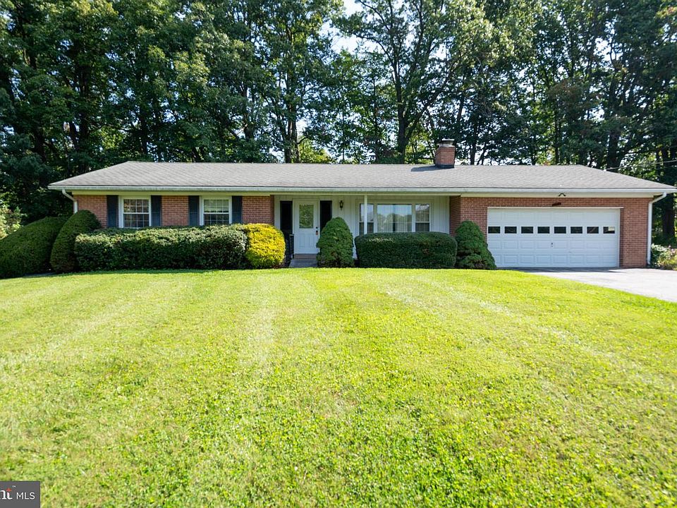 1st image of 915 Trevanion Rd