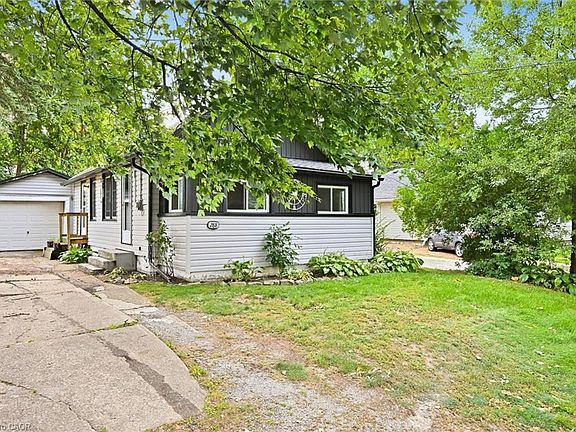 2nd image of 288 Oxford Ave