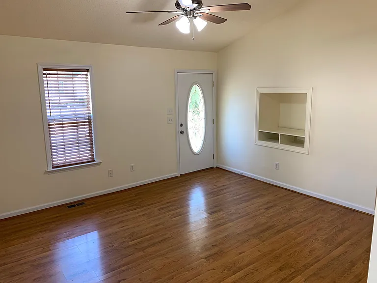 Living Room 14'6" x 13'6"