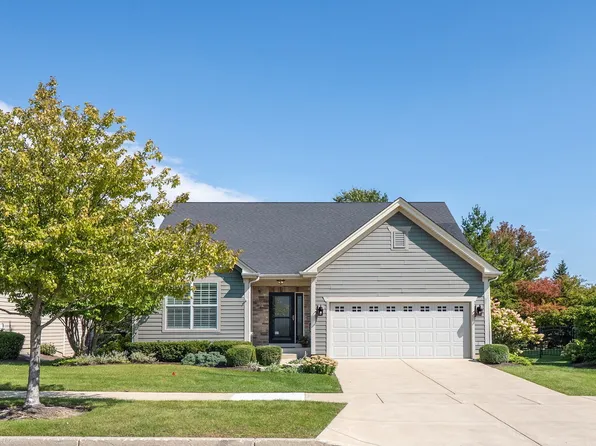 1N607 Golf View Ln, Winfield, IL 60190