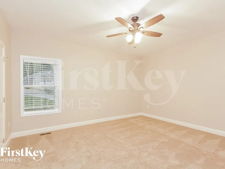 409 Lakeridge Dr — Photo 14