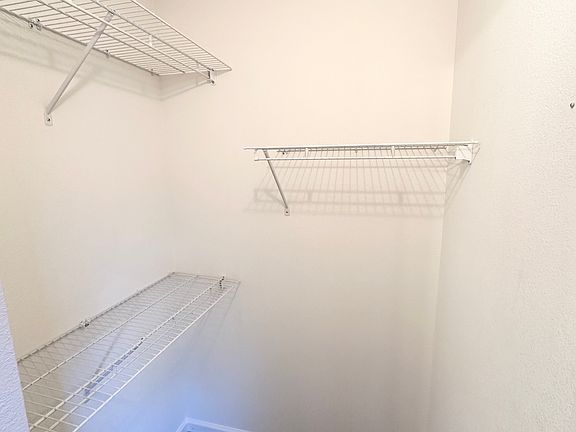 4th image of 23 Eton Ln