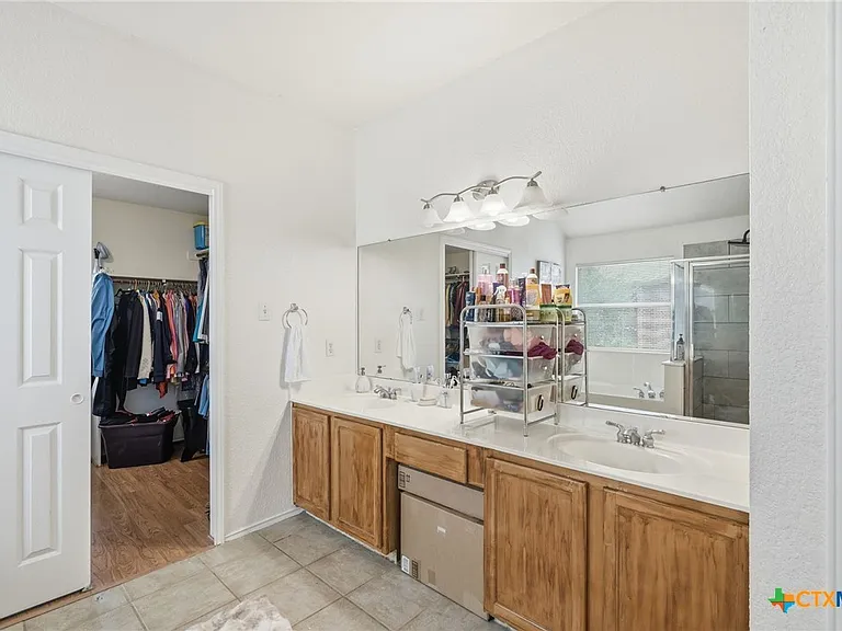 1410 Katie Lynch Dr — Photo 16
