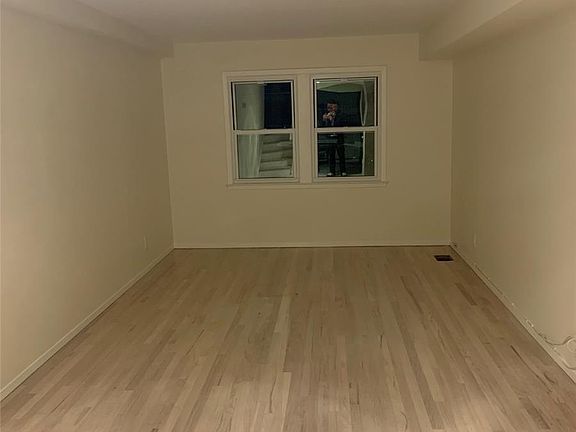 4th image of 22501 59th Ave