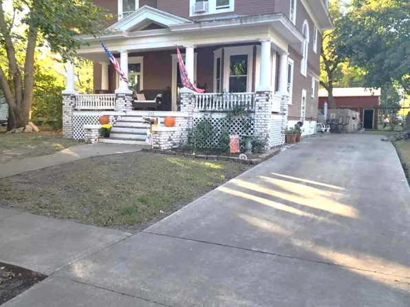 697 N Crafford St, Bushnell, IL 61422