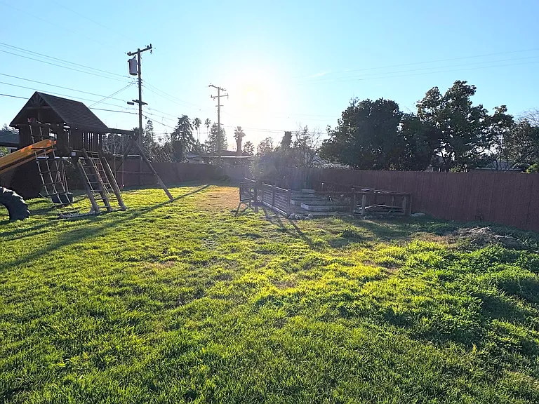 3600 Ardmore Rd — Photo 4