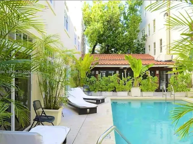 100 Collins Ave #202 — Photo 16