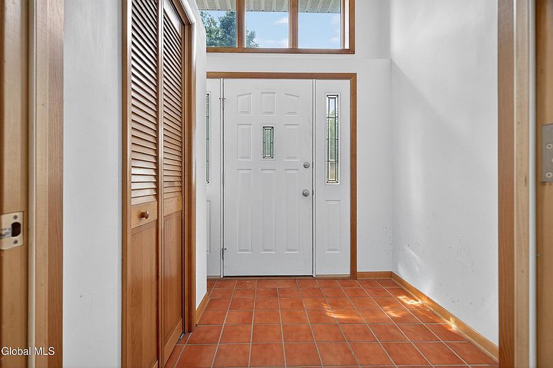 2nd image of 1565 Crescent Road