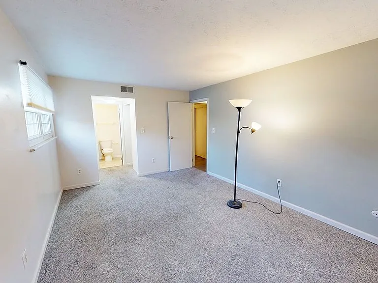 5285 Portland St #104 — Photo 15
