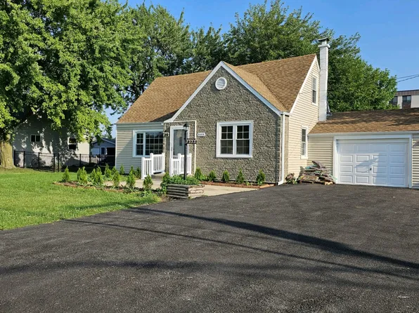 7233 W 85th St, Oak Lawn, IL 60455