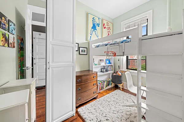 Sold by Compass | media 17