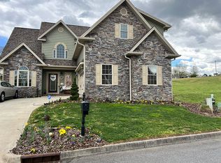 1215 Downing Pl, Kingsport, TN 37663