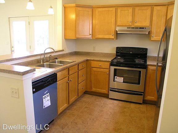 4th image of 572 E Hillside Dr APT 101