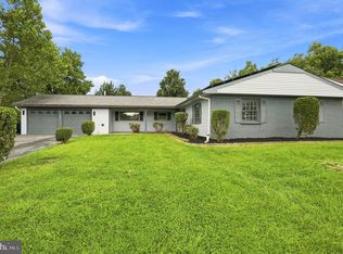 163 Twin Hill Dr, Willingboro, NJ 08046