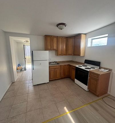 3rd image of 2563 Trenton Ave Floor 2