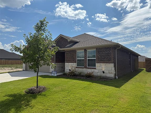 3rd image of 6114 Kayla Ln