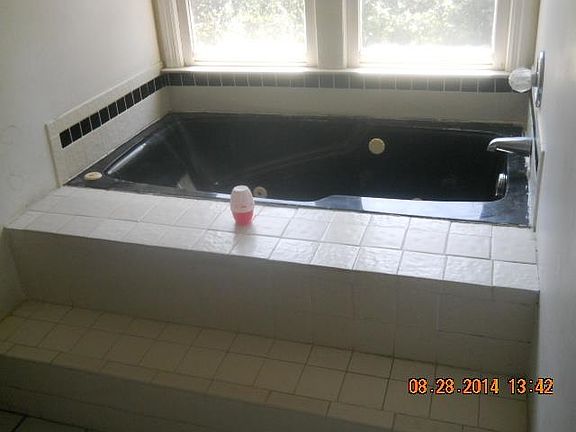 5th image of 6205 Plantation Dr