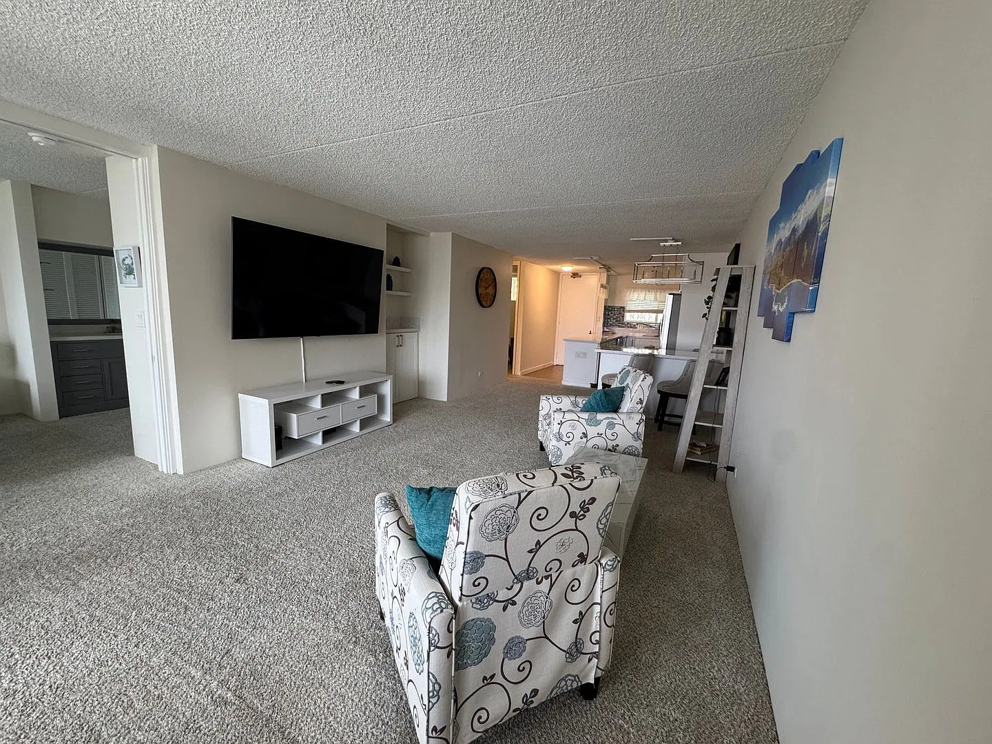 "Waipuna" Furnished 2 bed, 2 bath in Waipuna, Wakiki — Photo 2