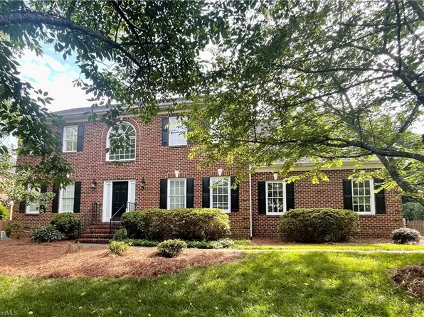 110 Winrow Dr, Jamestown, NC 27282