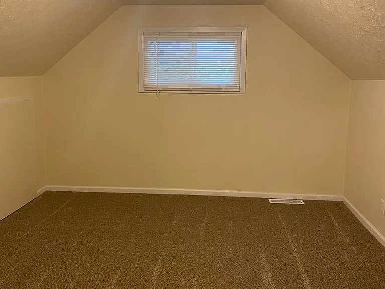 379 Rosemont Ave — Photo 13