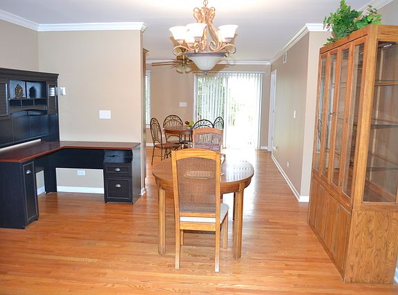 4th image of 576 Green Valley Dr W