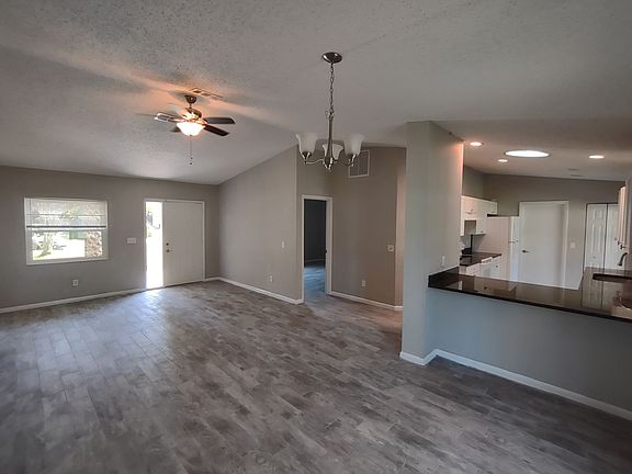 5th image of 30 Belvedere Ln