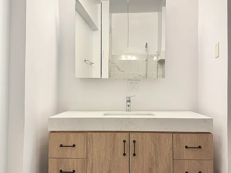 533 Washington Ave #3A — Photo 9