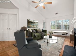 100 Brookside Dr #F, Andover, MA 01810