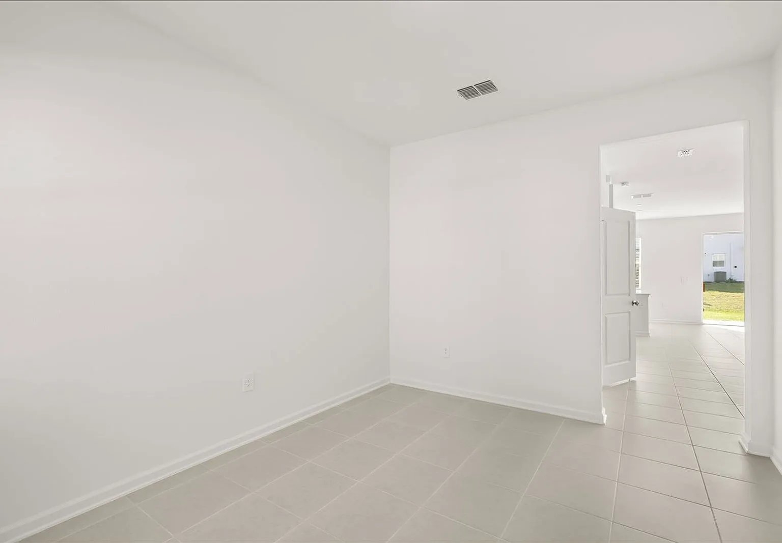 3 bed, 2.5 bath, $2,400 — Photo 3