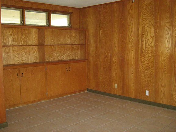 5th image of 137 N Janin Cir