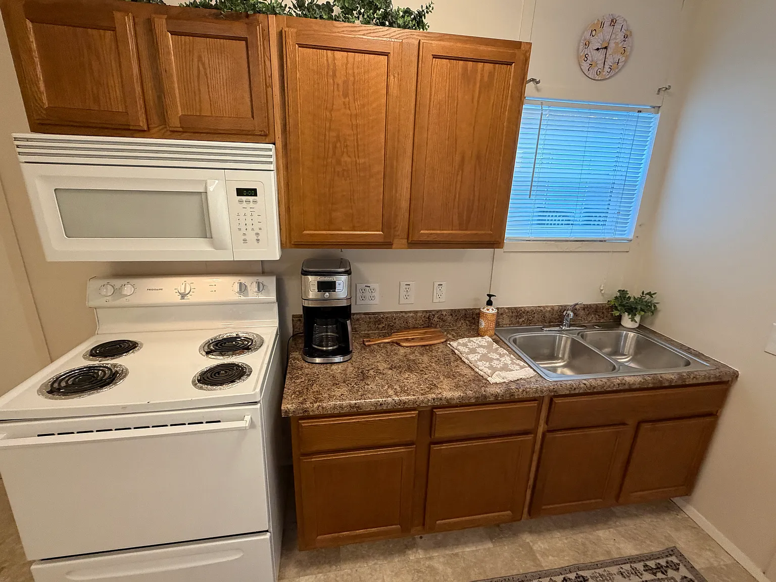 3 bed, 1000 sqft, $1,175 — Photo 3