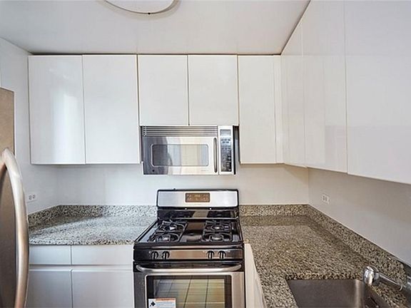 4th image of 232-236 E 47th St #20C