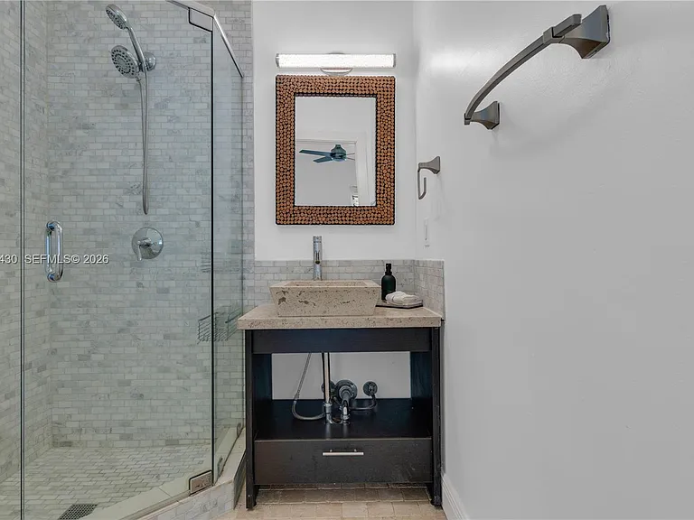 549 NE 12th Ave — Photo 37