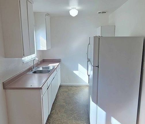 2nd image of 1621 1/2 W St APT 4