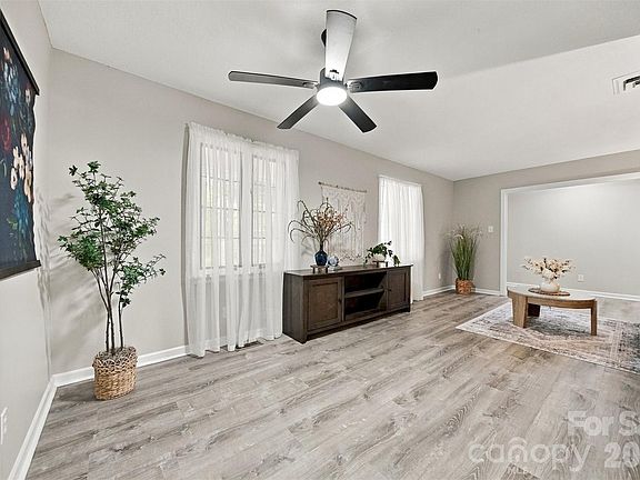 5th image of 803 E 24th St
