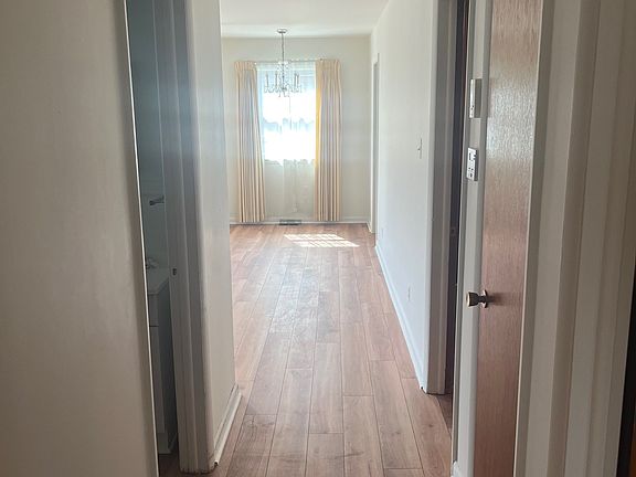 3rd image of 1805 Joyce St